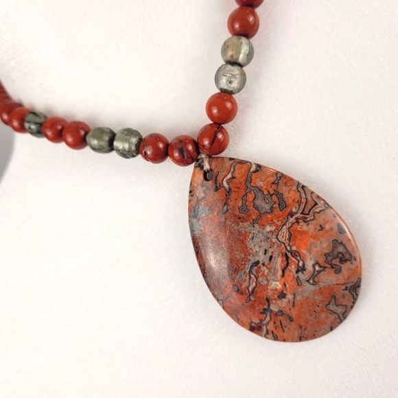 Hand-Made Beaded Chocker Necklace with Statement Stone Pendant (Rust) - Picture 2 of 4